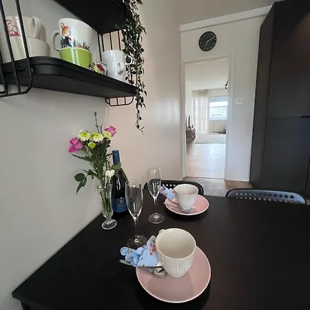 Work&stay In Wi-fi,free Parking, Self Check-in アパート ヴァーサ